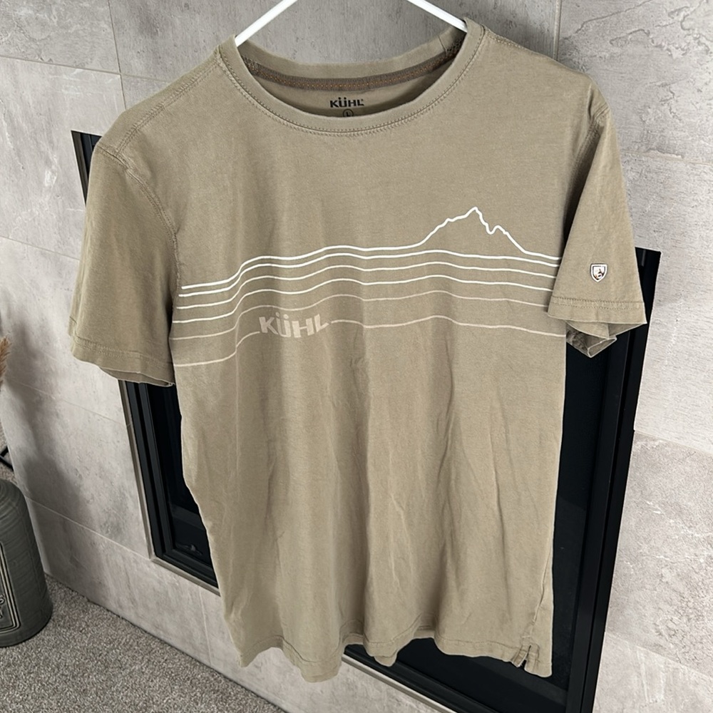 Mens large Kuhl short sleeve shirt. Olive green
